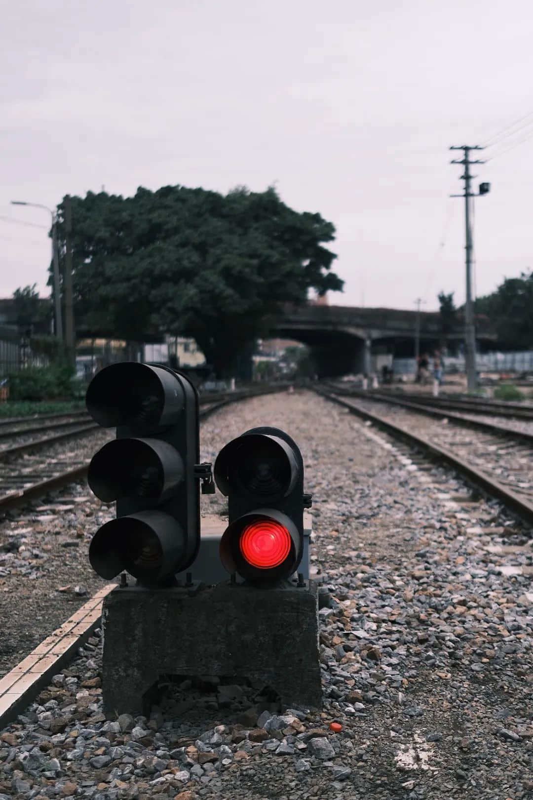 時(shí)光被凝固了的石圍塘火車站