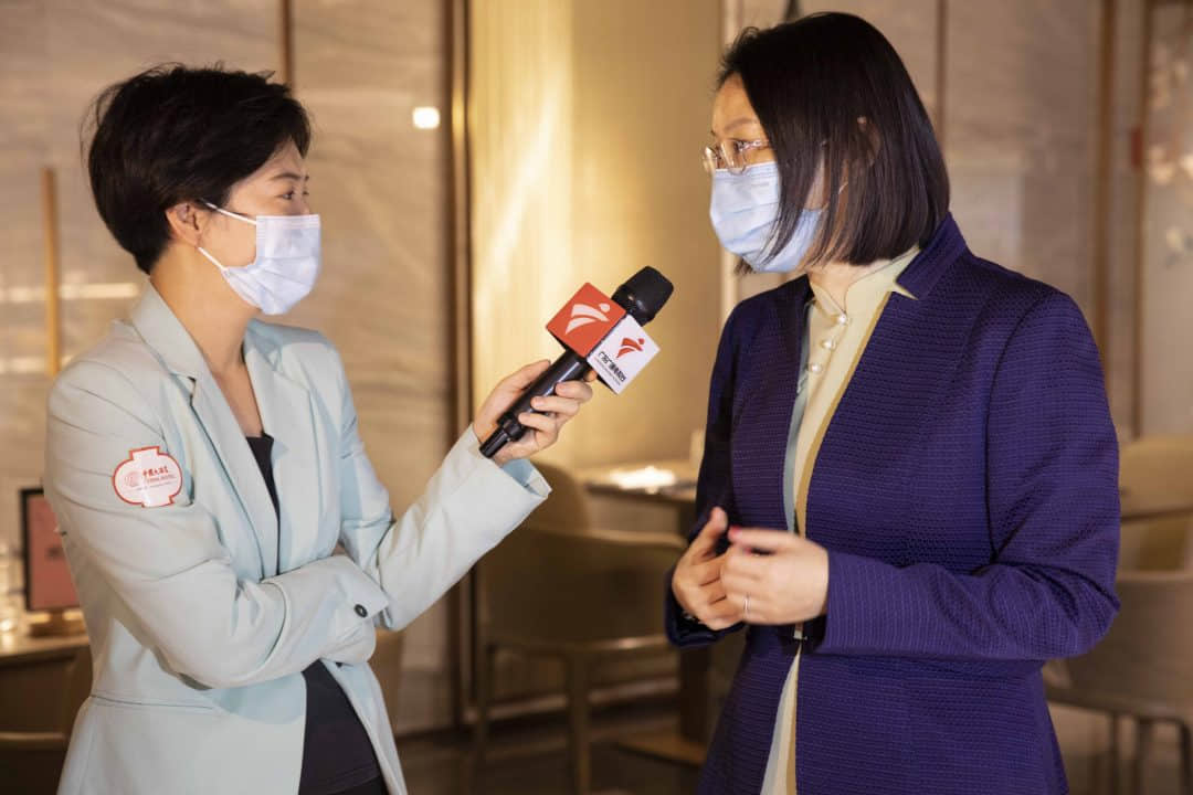 廣州博物館副館長朱曉秋女士接受媒體采訪