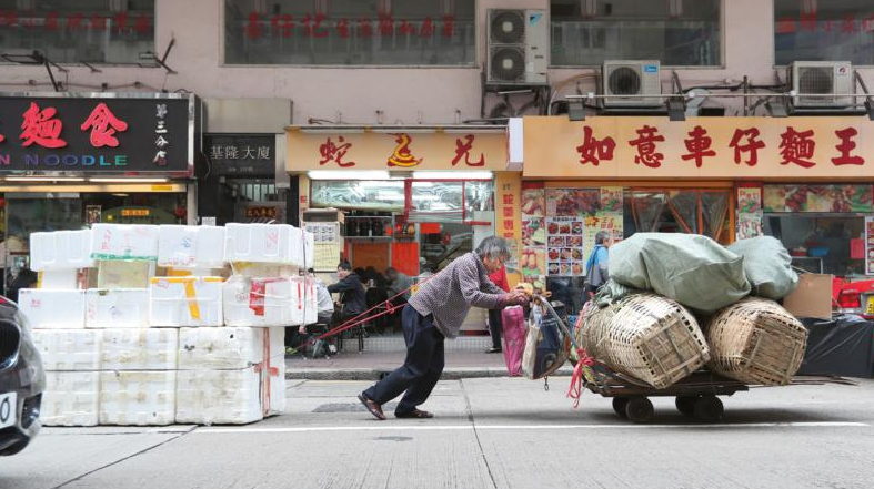 努力就可改變命運(yùn)？香港富豪體驗(yàn)窮人生活痛哭流涕！